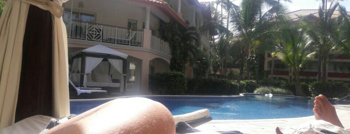 Majestic Elegance Club Exclusive Pool - Caribe is one of Posti che sono piaciuti a Milena.
