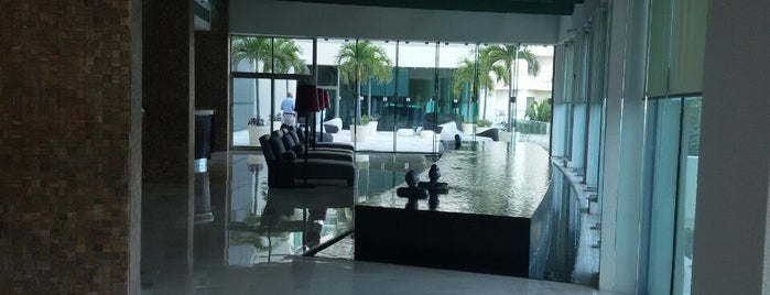 Live Aqua Cancún is one of สถานที่ที่ Milena ถูกใจ.