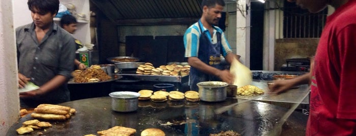 Indian Hotel is one of Lugares favoritos de Abhijeet.