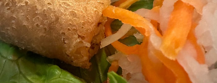 Cóm Bánh Mì is one of HK: HK Island to-try.