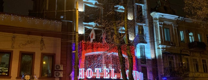 Restaurant London Hotel is one of Lugares favoritos de Ирина.