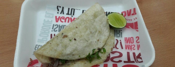 Tacos El Pata is one of Posti che sono piaciuti a Enrique.