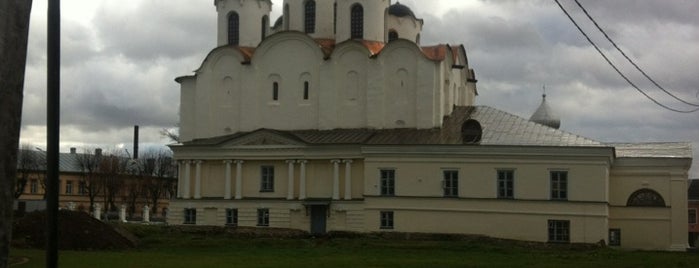Никольский собор is one of Novgorod.