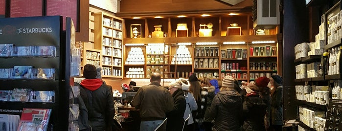 Starbucks is one of Gespeicherte Orte von LC.