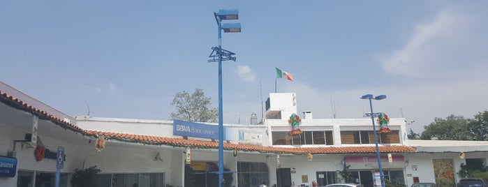 Plaza Altamira is one of Tempat yang Disukai Sandra E.