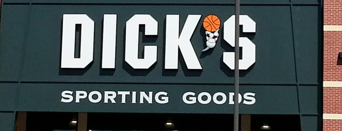 DICK'S Sporting Goods is one of Dan 님이 좋아한 장소.