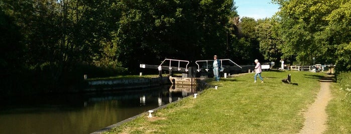 Tyle Mill Lock is one of Thames/Kennet and Avon Locks.