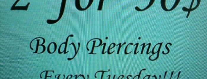 Screaming Needle Tattoo Studio is one of Orte, die Amby gefallen.
