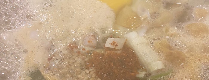 삼백집 is one of Tempat yang Disimpan Dat.