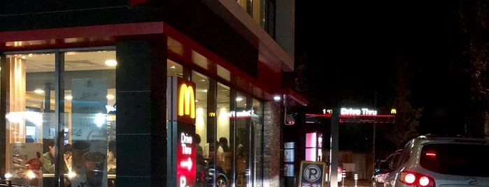 McDonald's is one of Tempat yang Disukai EunKyu.