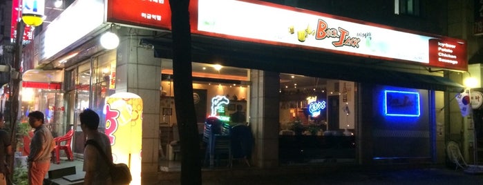 Beer Jack (비어잭) is one of Seoul: Bar, Pub, Club, Lounge, Izakaya.