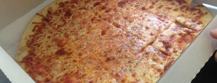 Donati's Pizza is one of Vicky : понравившиеся места.