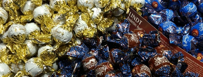 Lindt is one of Kleberさんのお気に入りスポット.