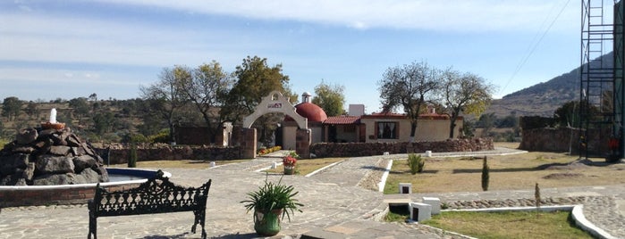 Mision La Muralla Hotel Amealco de Bonfil is one of Ross’s Liked Places.