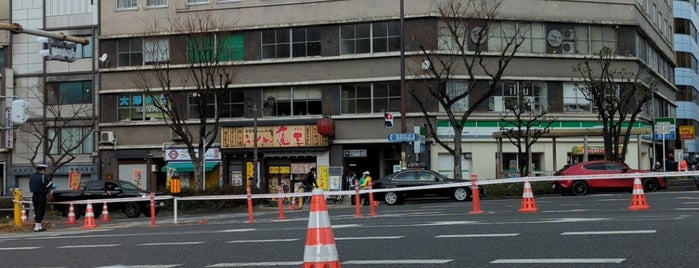 Tanimachi-9 Intersection is one of 交差点.