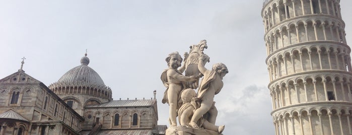 Piazza del Duomo (Piazza dei Miracoli) is one of Pisa.