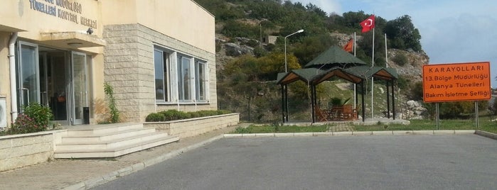 Karayolları 13.Bölge Müdürlüğü Alanya Tünelleri Kontrol Merkezi is one of สถานที่ที่ Yunus ถูกใจ.