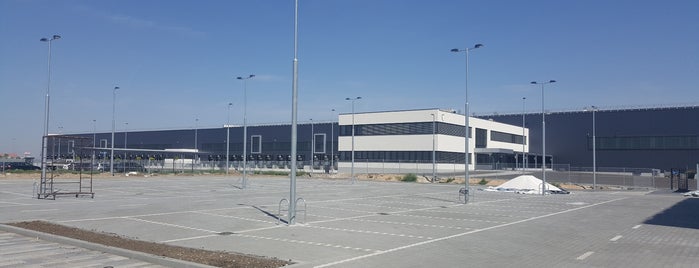 Lidl Serbia KD Warehouse & HO is one of Locais curtidos por James Alistair.