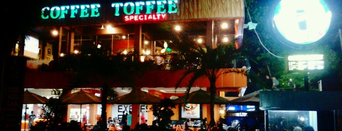 Coffee Toffee Taher Square is one of Tempat yang Disukai mika.