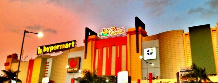 Duta Mall is one of mika : понравившиеся места.