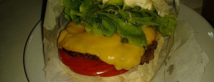 Mané Burguer is one of Cidneyさんのお気に入りスポット.