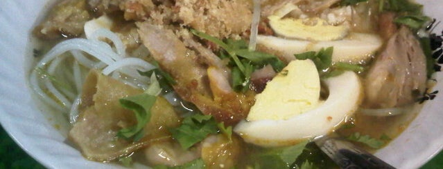 Soto Ayam Kampung Pak Djayus is one of The most favorite foods in Surabaya.