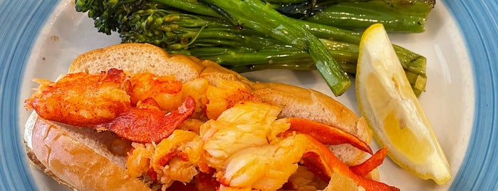 The Twisted Lobster Seafood Grille is one of Florida Gulf Coast.