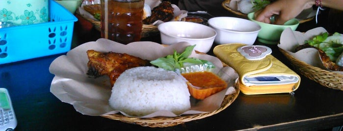 Warung Jawa 44 is one of Food and Beverage.