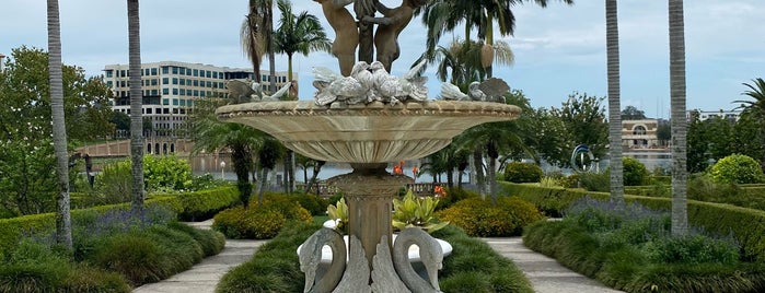 Hollis Gardens is one of Lkld places.