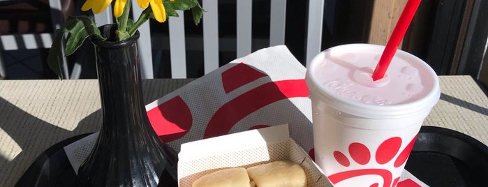 Chick-fil-A is one of Kimmie 님이 저장한 장소.