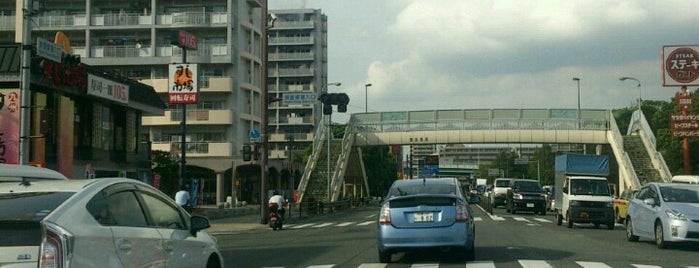 東警察署入口交差点 is one of 道路.