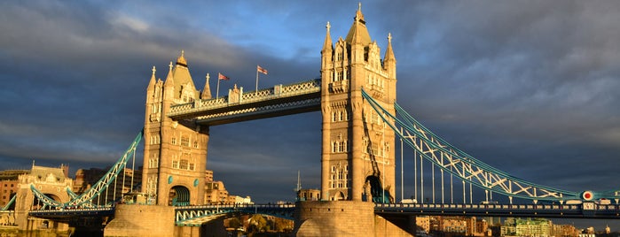 Jembatan Menara is one of Navidad y Año Nuevo en Londres.