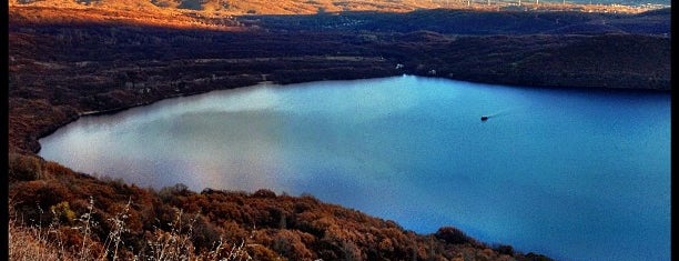 Lago de Sanabria is one of Jose Antonioさんのお気に入りスポット.