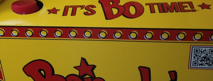 Bojangles' Famous Chicken 'n Biscuits is one of Lugares favoritos de Kelly.