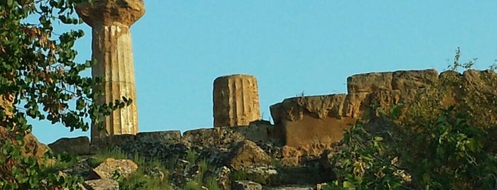 Tempio Di Zeus Olimpico is one of Sicily 🌊☀️🚗.