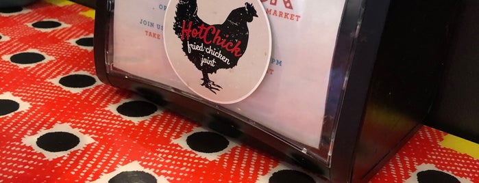 Hot Chick is one of Orte, die Eric gefallen.