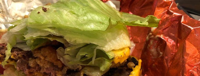 Red Robin Gourmet Burgers and Brews is one of Great Lunch Spots for people who like food!.