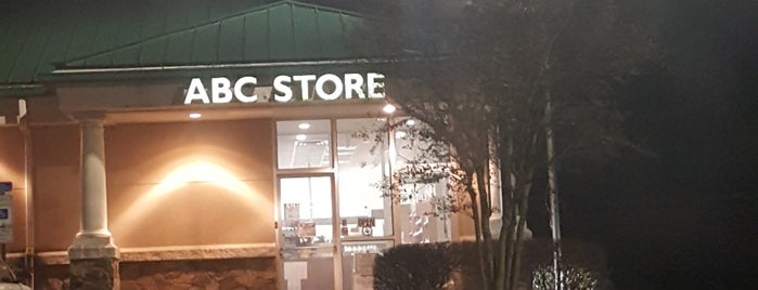 ABC Store is one of Tempat yang Disukai Tammy.