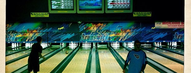 Brunswick Zone Roswell Lanes is one of Locais curtidos por Rae.