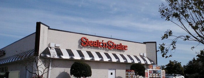 Steak 'n Shake is one of สถานที่ที่ Phillip ถูกใจ.