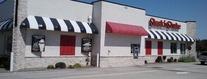 Steak 'n Shake is one of Lugares favoritos de Brett.