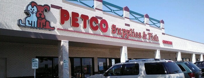 Petco is one of Lieux qui ont plu à Lovely.