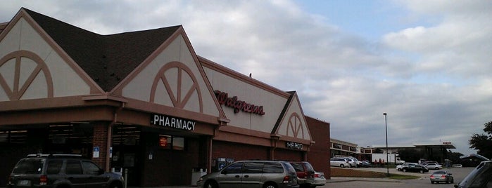 Walgreens is one of Orte, die Jeffrey gefallen.