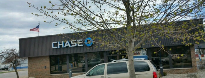 Chase Bank is one of Orte, die Mike gefallen.