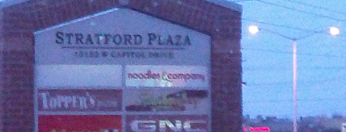 Stratford Plaza is one of Orte, die Mike gefallen.