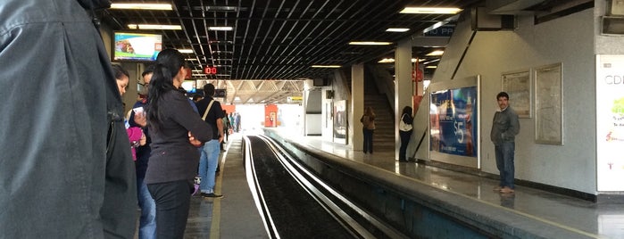 Metro Chabacano (Líneas 2, 8 y 9) is one of Por corregir.