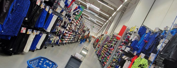 Decathlon Usera is one of Madrid Shops.