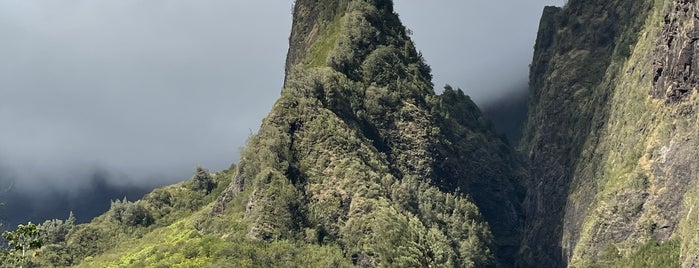 Kuka'emoku is one of Maui.