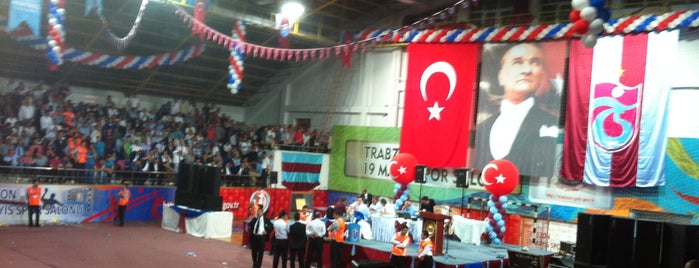 19 Mayıs Kapalı Spor Salonu is one of BORDO MAVİ MEKANLAR.