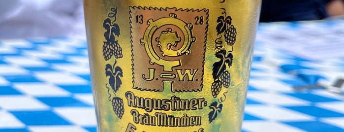 Augustiner is one of Locais curtidos por Tino.